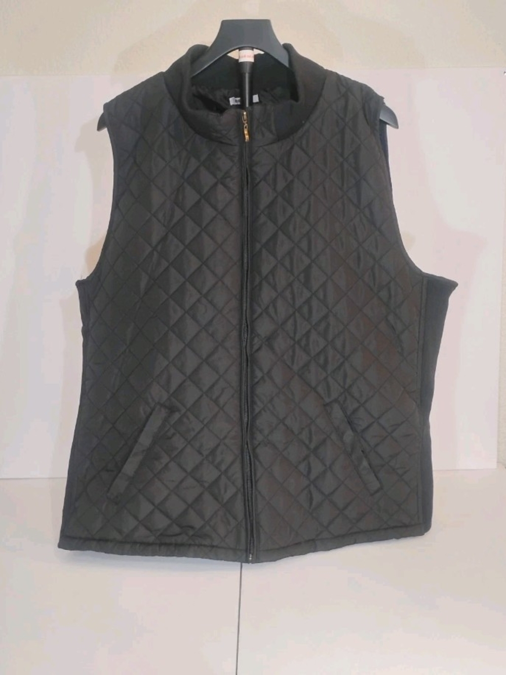Quilted Black Zip-Up Vest For Women With Side  Pockets Plus Size